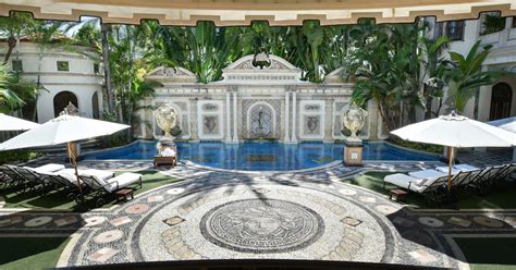 palace versace miami|where is versace mansion.